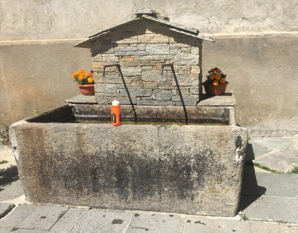 La fontana nella piazza di Castedelfino